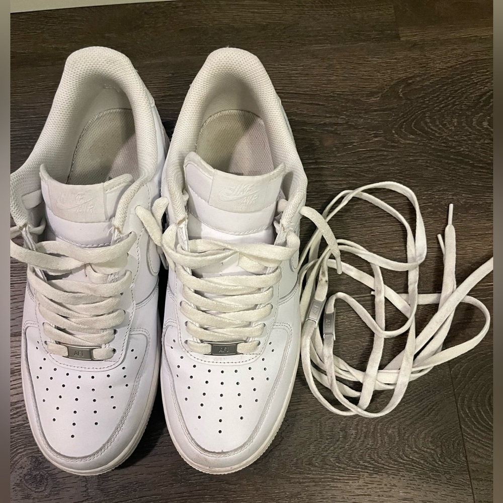 Men’s Nike AF1 with extra set of laces size 9 - Picture 2 of 9